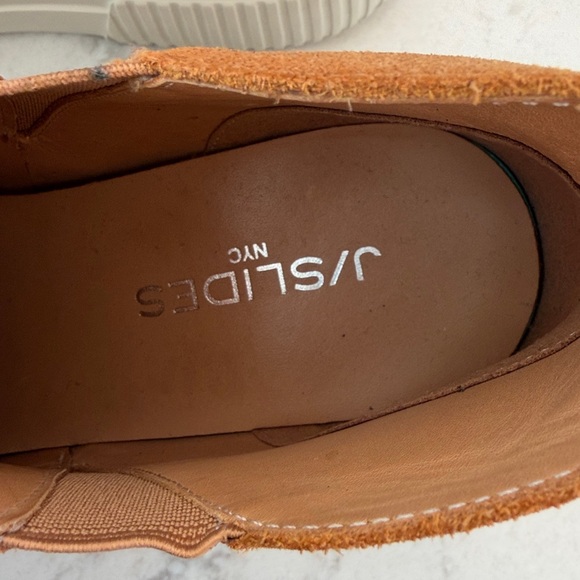 JSlides pull on platform - Picture 2 of 4